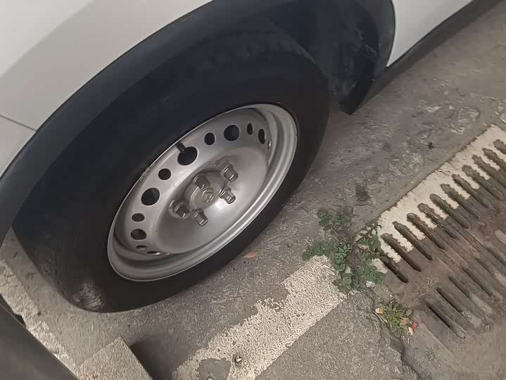 Фото 4 - Maxus EV30