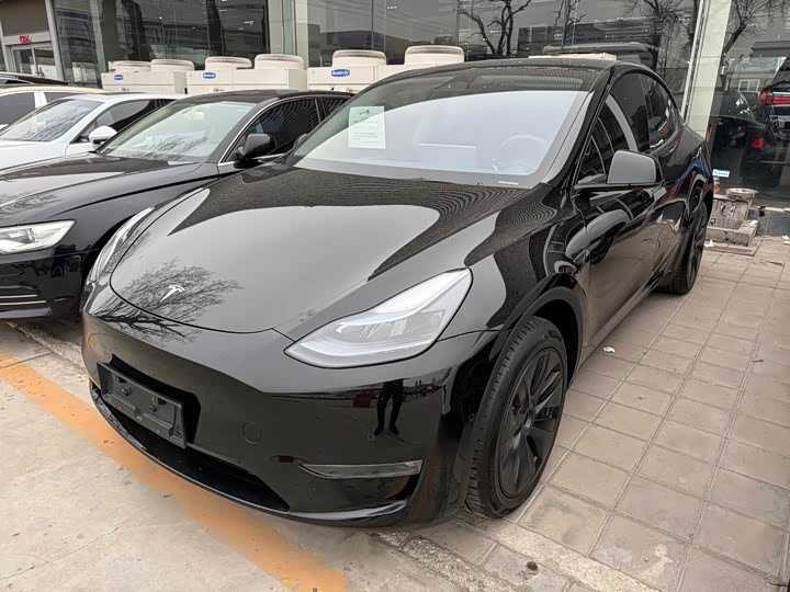 Фото 1 - Tesla Model Y