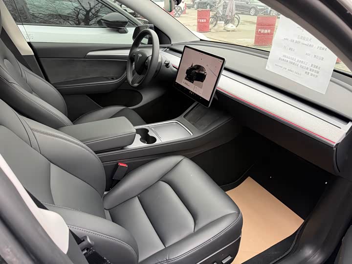 Фото 9 - Tesla Model Y