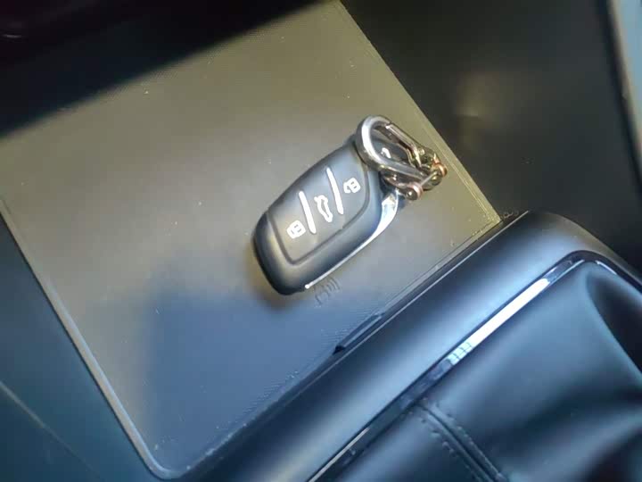 Фото 9 - Roewe i5