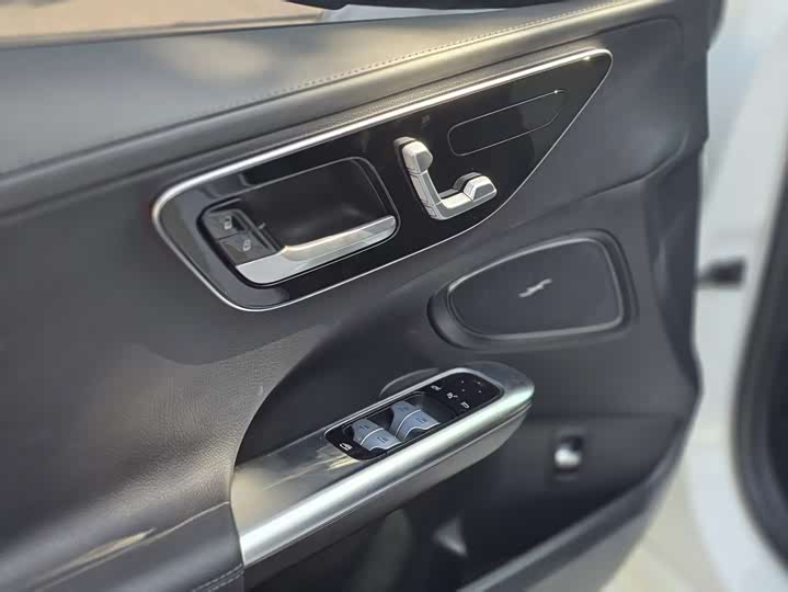 Фото 8 - Mercedes-Benz C-Class