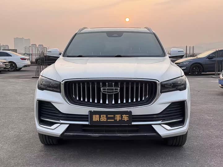 Фото 2 - Geely Monjaro