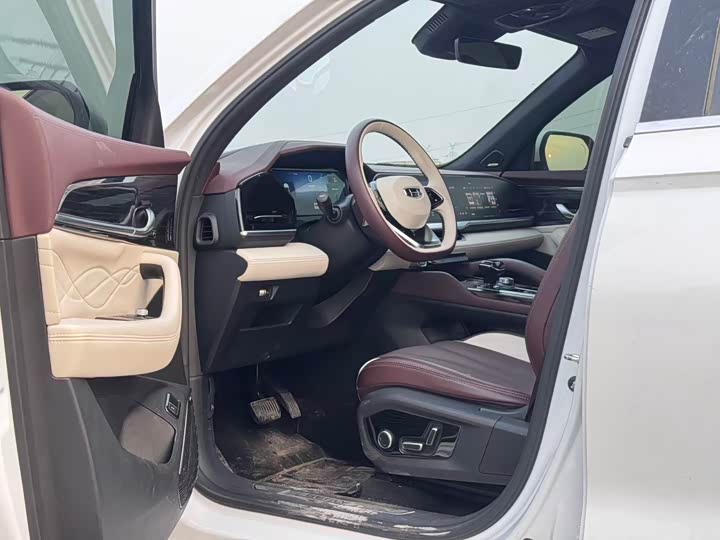 Фото 4 - Geely Monjaro