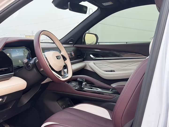 Фото 5 - Geely Monjaro