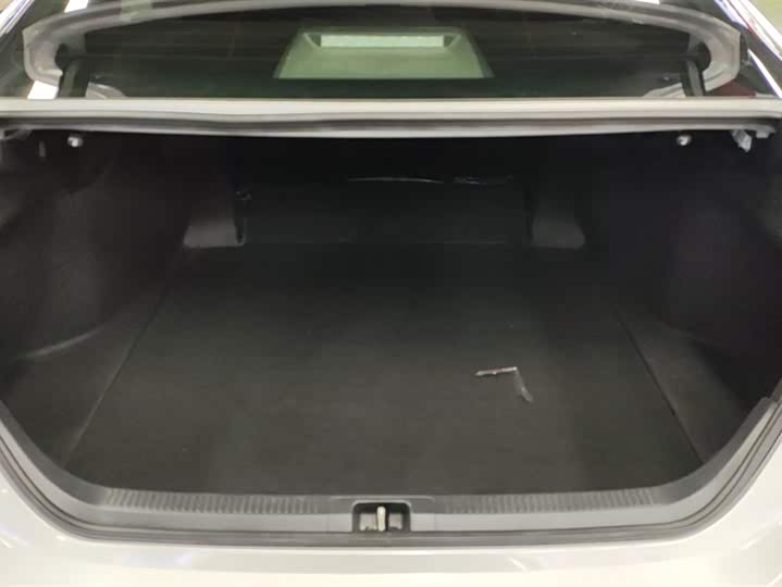 Фото 4 - Toyota Camry