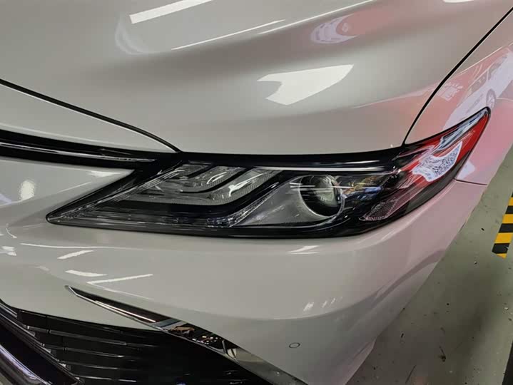 Фото 5 - Toyota Camry