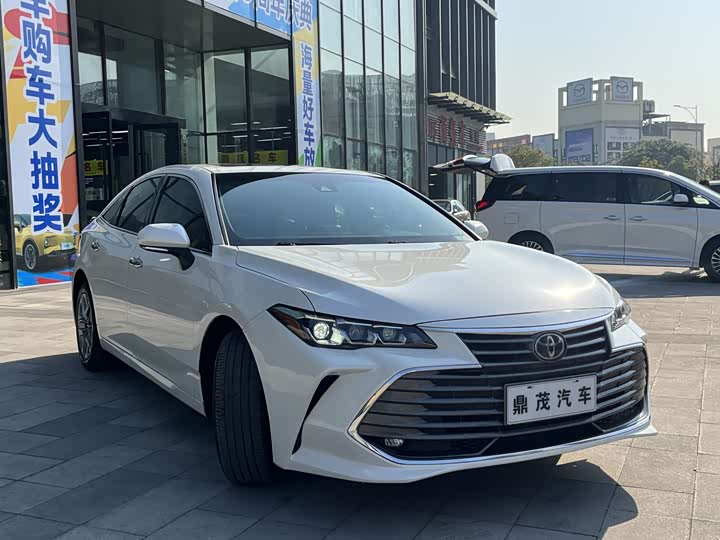 Фото 2 - Toyota Avalon