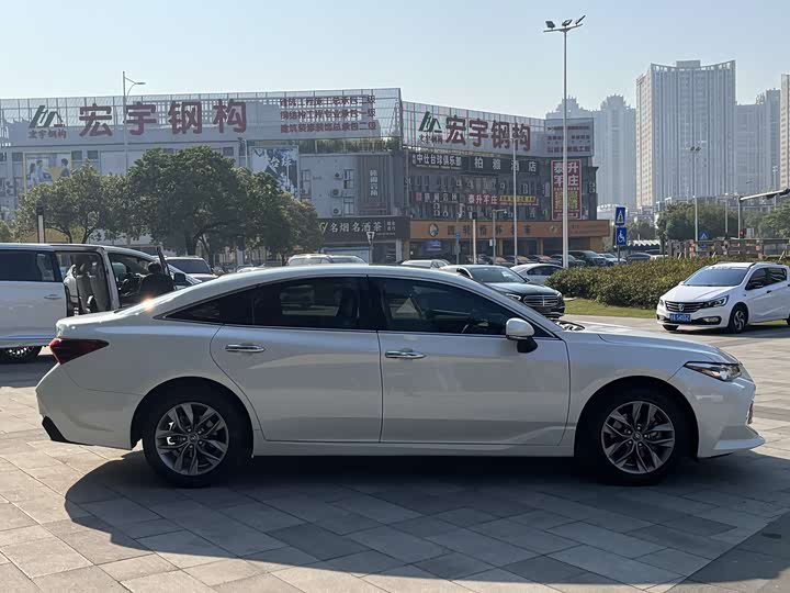 Фото 3 - Toyota Avalon