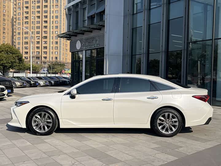 Фото 5 - Toyota Avalon