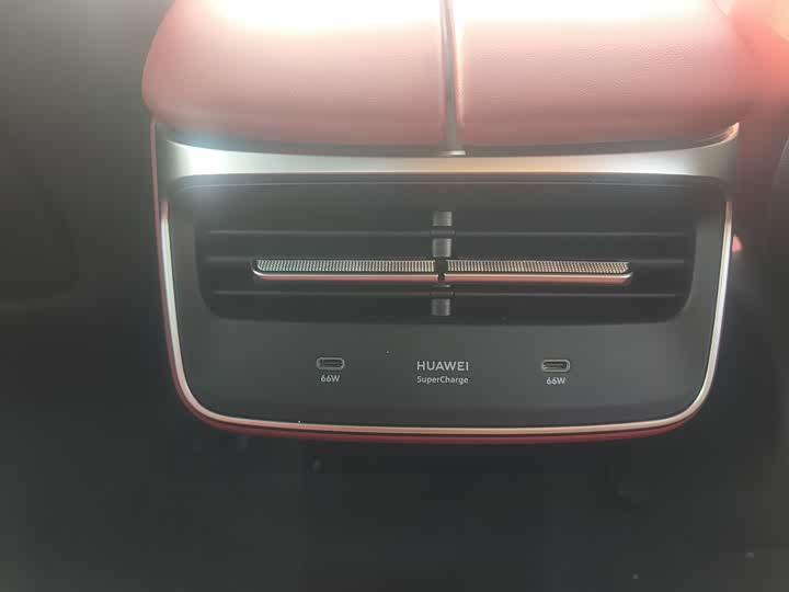 Фото 7 - Luxeed S7