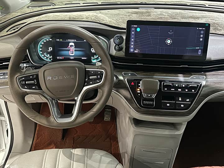 Фото 7 - Roewe iMax 8