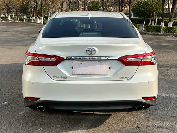 Фото 5 - Toyota Camry