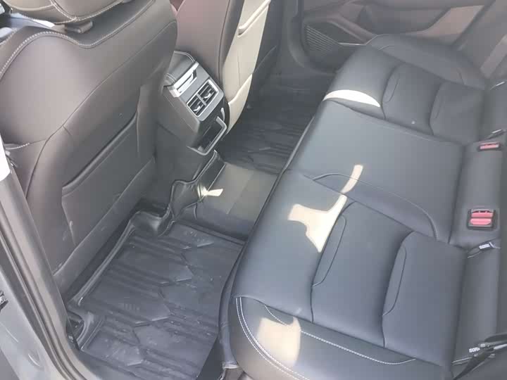 Фото 7 - Geely Preface