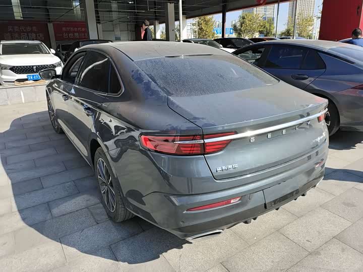 Фото 8 - Geely Preface