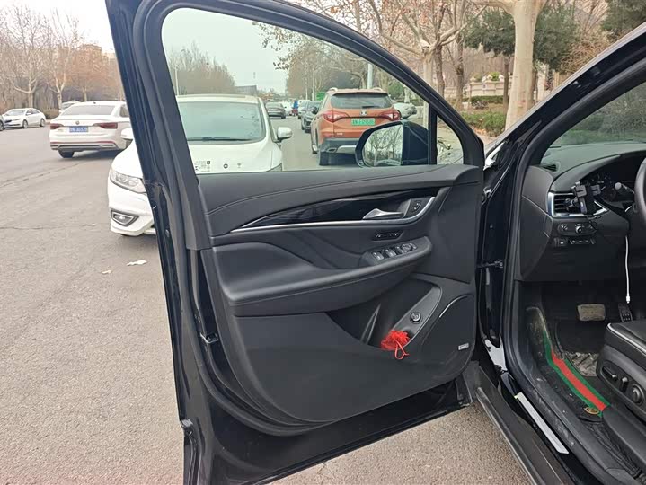 Фото 7 - Buick Enclave