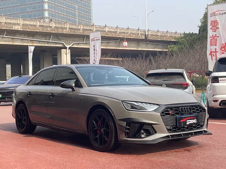 Фото 2 - Audi A4L