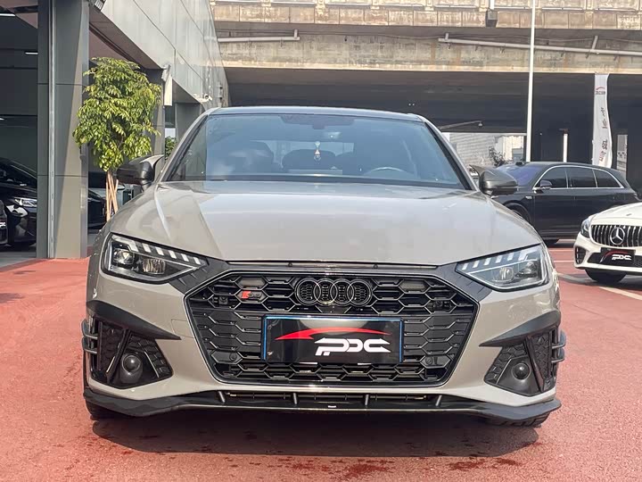 Фото 3 - Audi A4L