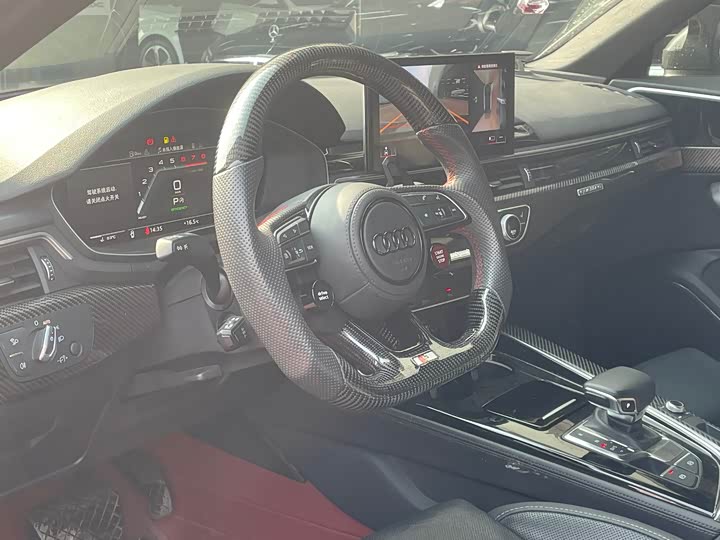 Фото 5 - Audi A4L