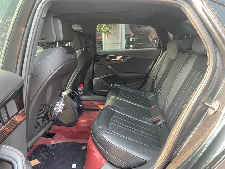 Фото 8 - Audi A4L