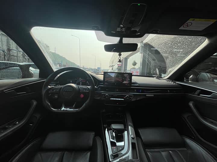 Фото 9 - Audi A4L