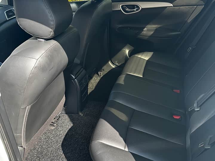 Фото 5 - Nissan Sylphy