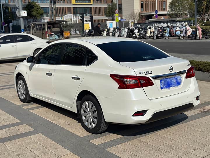 Фото 7 - Nissan Sylphy