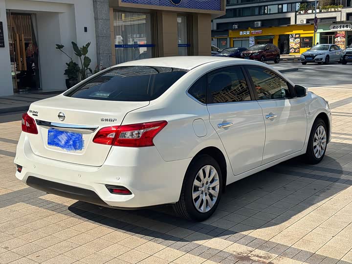Фото 9 - Nissan Sylphy