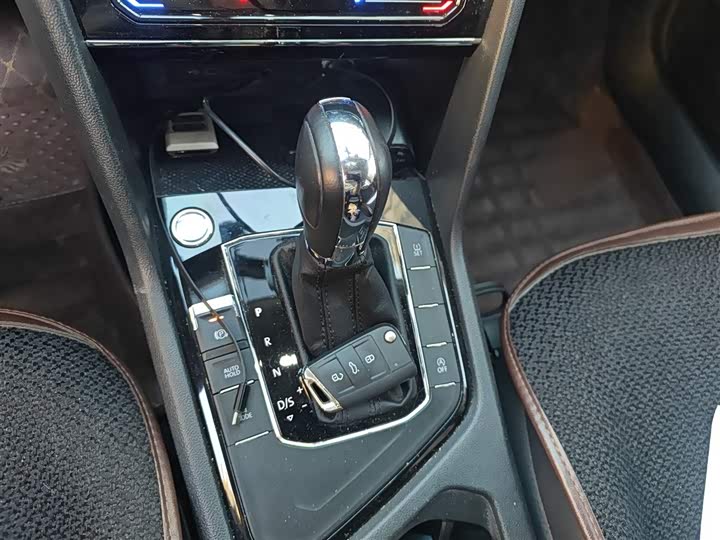 Фото 7 - Volkswagen Tharu