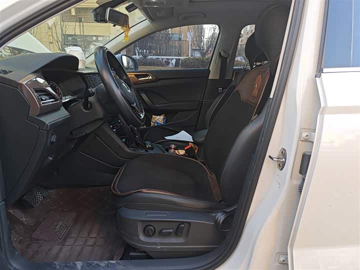 Фото 8 - Volkswagen Tharu