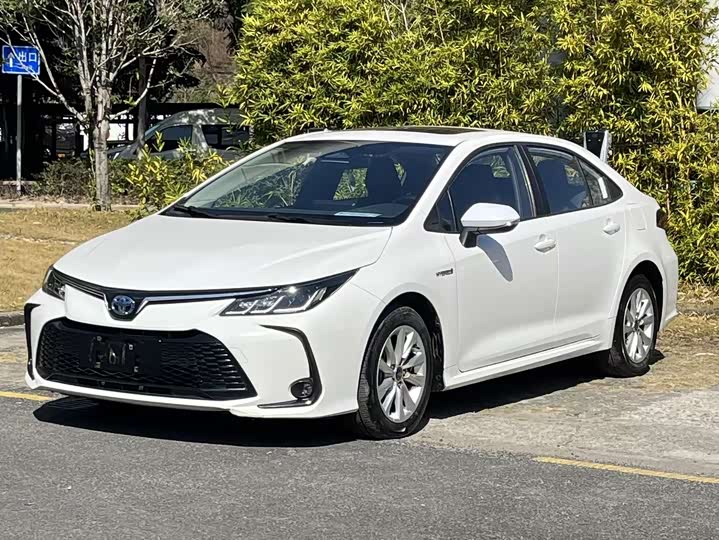 Фото 1 - Toyota Corolla