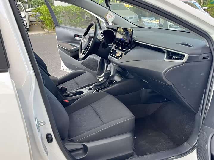 Фото 5 - Toyota Corolla