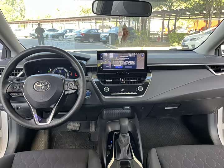 Фото 6 - Toyota Corolla