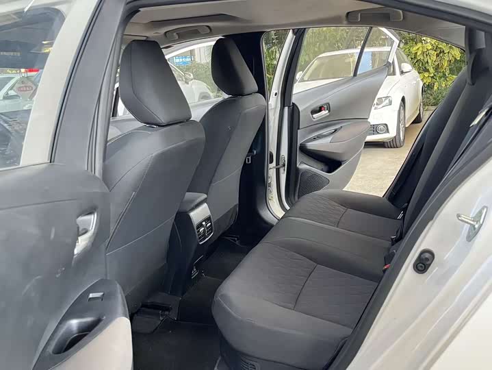 Фото 8 - Toyota Corolla