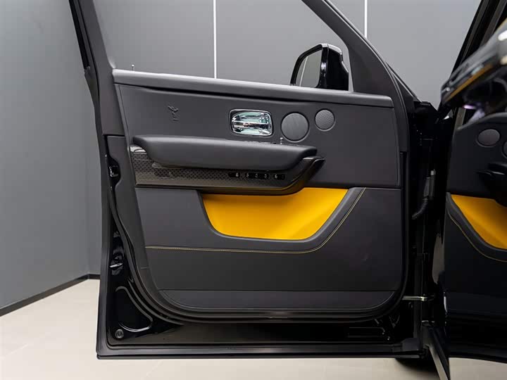 Фото 7 - Rolls-Royce Cullinan