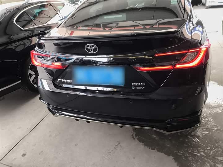 Фото 6 - Toyota Camry