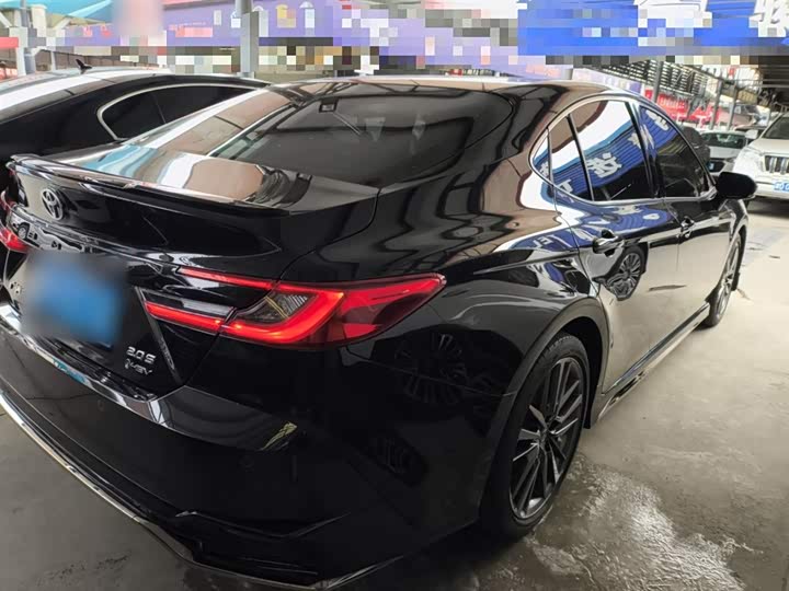 Фото 7 - Toyota Camry