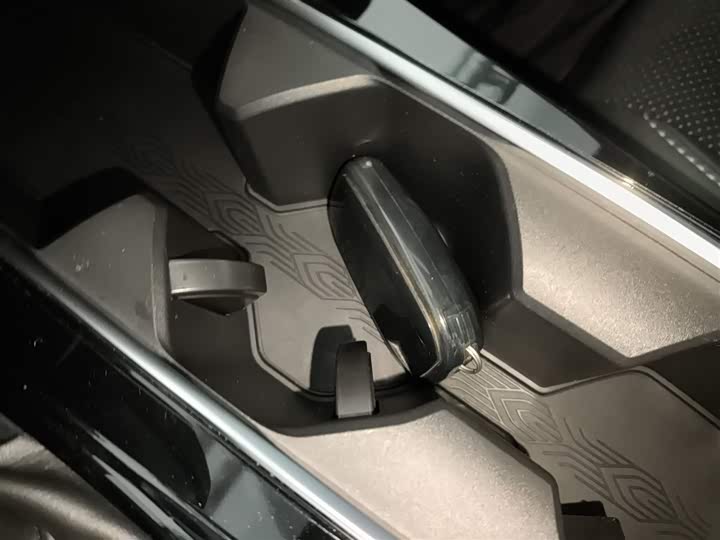 Фото 9 - Toyota Camry