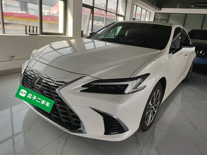 Фото 2 - Lexus ES