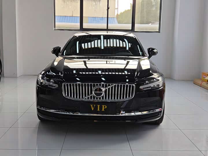 Фото 2 - Volvo S90