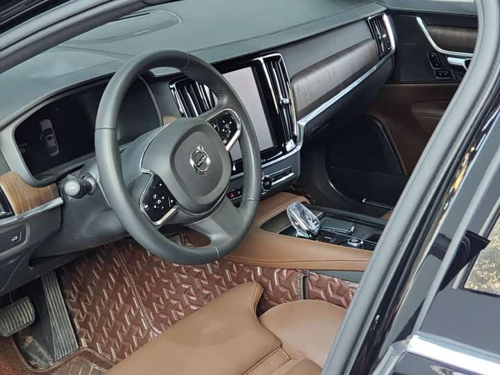 Фото 3 - Volvo S90