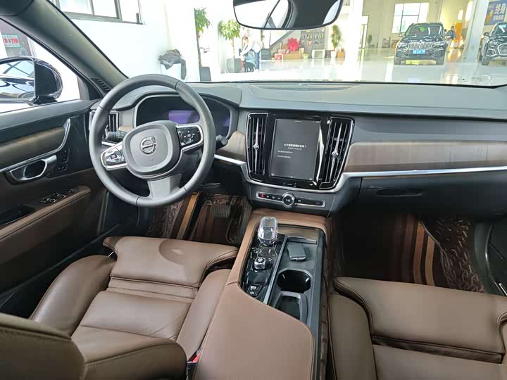 Фото 6 - Volvo S90