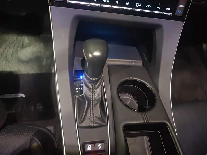 Фото 7 - Toyota Avalon