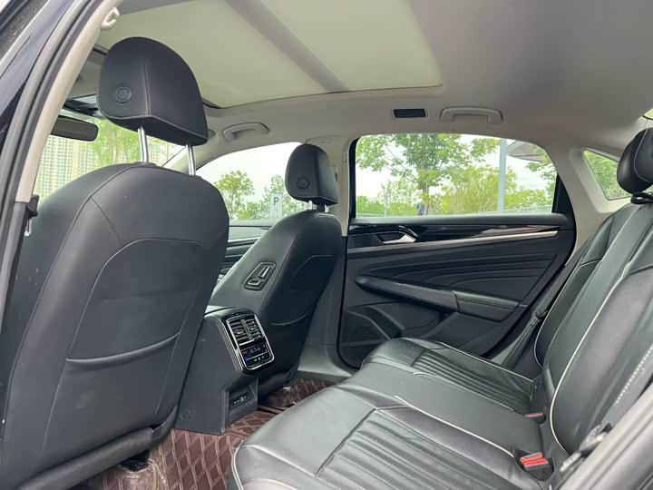 Фото 4 - Volkswagen Passat