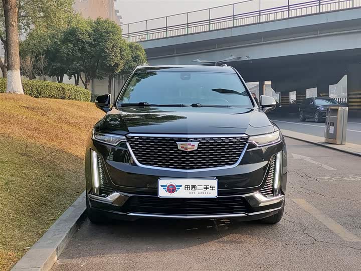 Фото 2 - Cadillac XT6