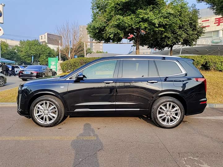 Фото 3 - Cadillac XT6