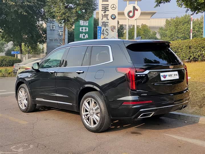 Фото 4 - Cadillac XT6