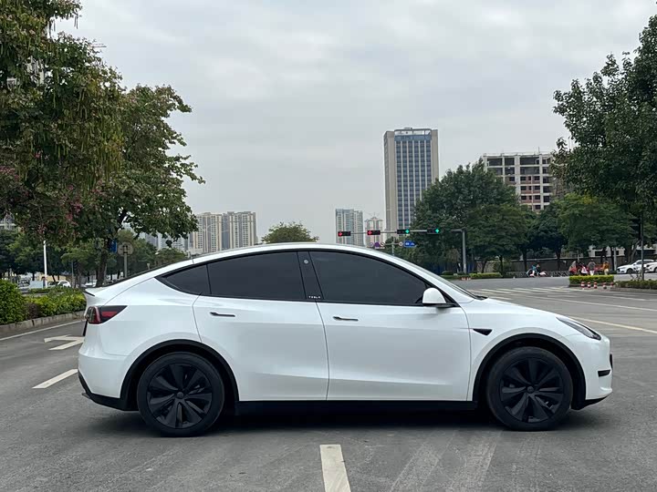 Фото 7 - Tesla Model Y