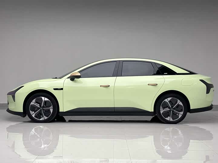 Фото 6 - XPeng Mona M03