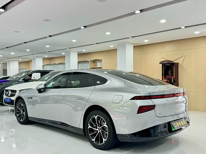 Фото 9 - XPeng P7