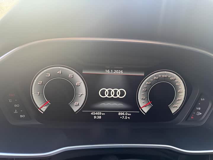 Фото 6 - Audi Q3